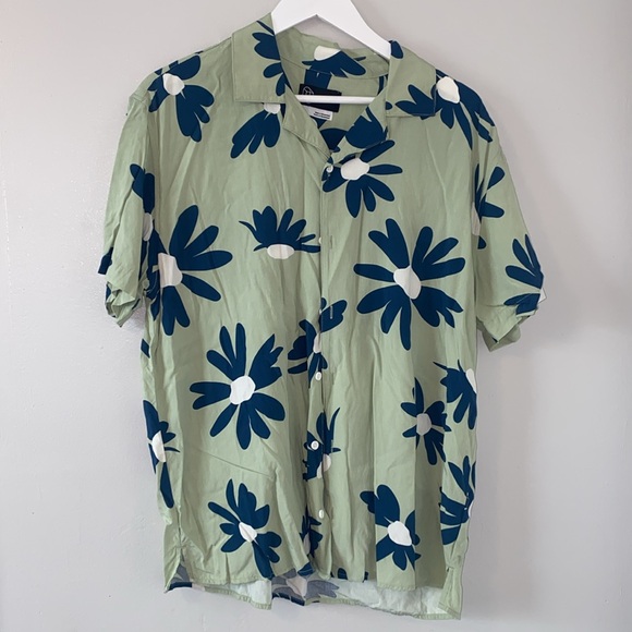 Original Use Men’s Floral Button Down Tee - Picture 4 of 8